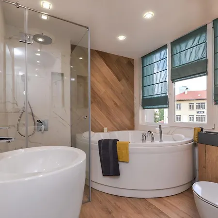 Apartment Luxe Dream Apt, 2-bdr, 2-bthr *