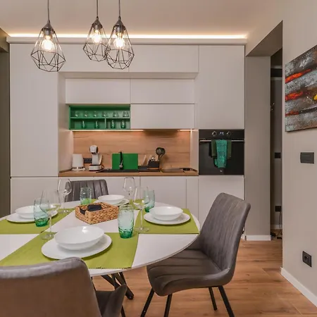Luxe Dream Apt, 2-bdr, 2-bthr