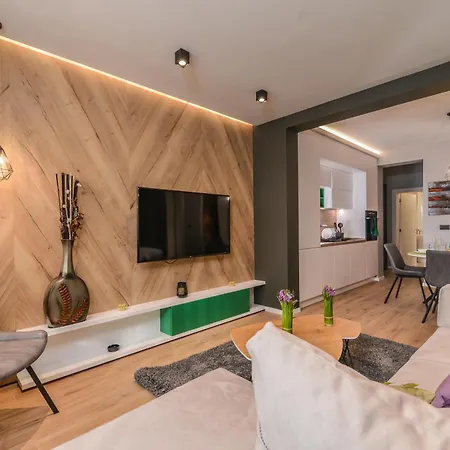 Luxe Dream Apt, 2-bdr, 2-bthr *